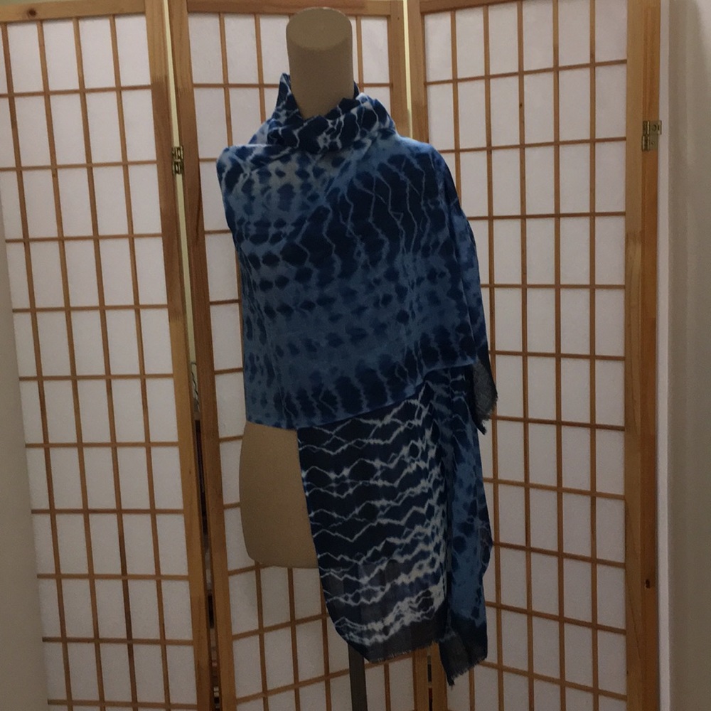 Chico’s Lightweight Tie-Dye Blue Scarf Shawl